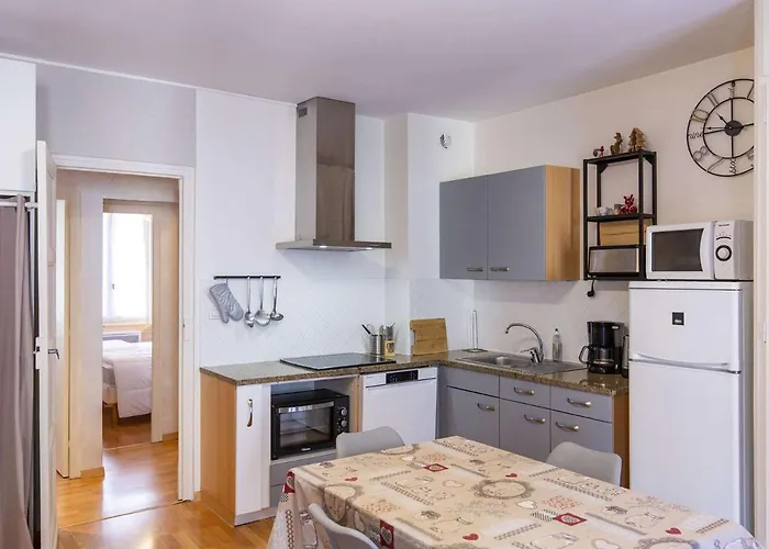 Rénové 4-6 Pers, Centre-ville Avec Balcon Et Wifi, à 600m Des Pistes - Fr-1-401-249 Appartement *