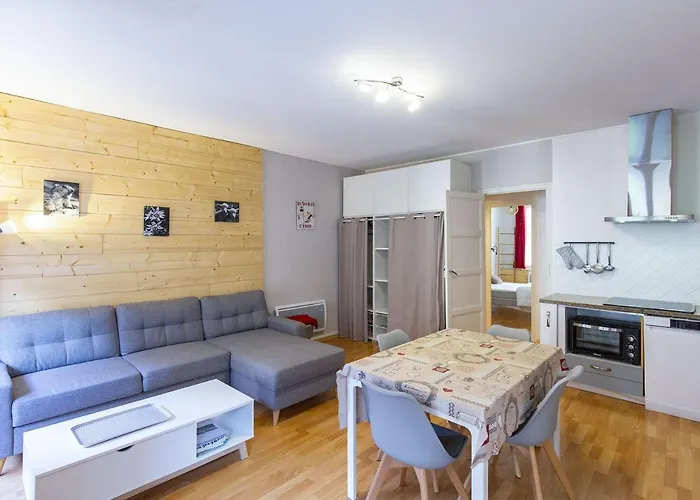 Rénové 4-6 Pers, Centre-ville Avec Balcon Et Wifi, à 600m Des Pistes - Fr-1-401-249 Appartement *